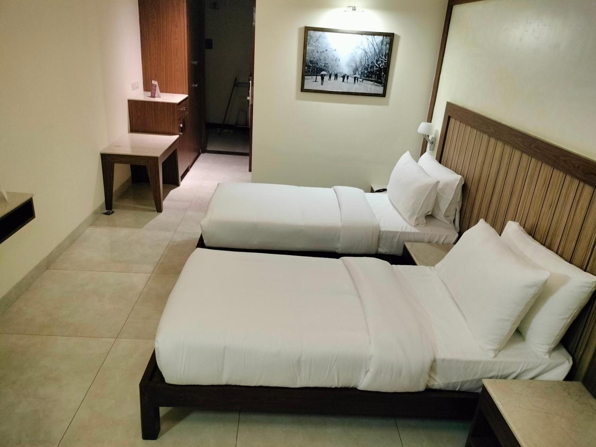 Vits Lonavala Hotel Exterior photo